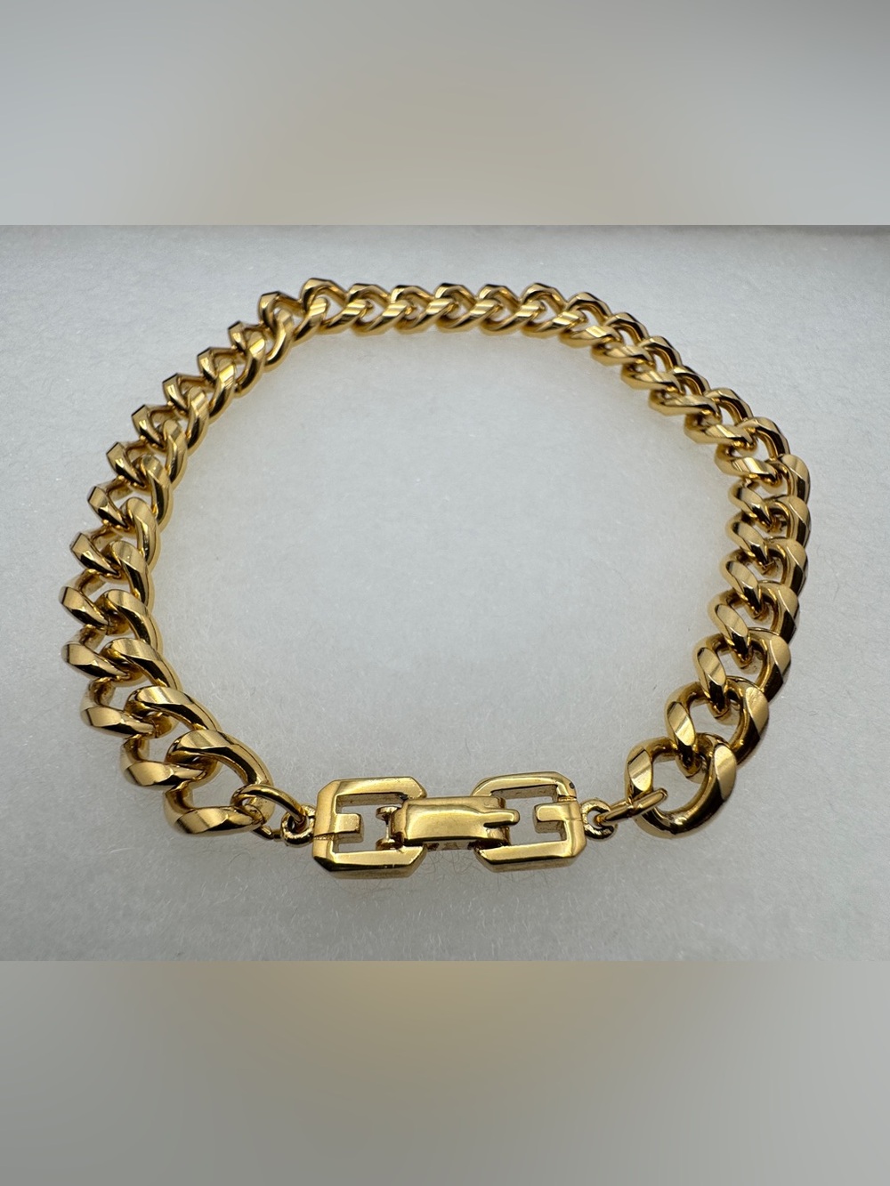 Givenchy Gold-Tone Curb Bracelet with Signature Link Clasp Size: 8.5 Unisex